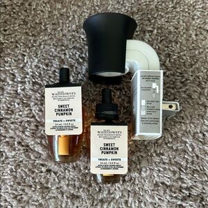Wallflowers Sweet Cinnamon Pumpkin Fragrance Set and light up  Plug In